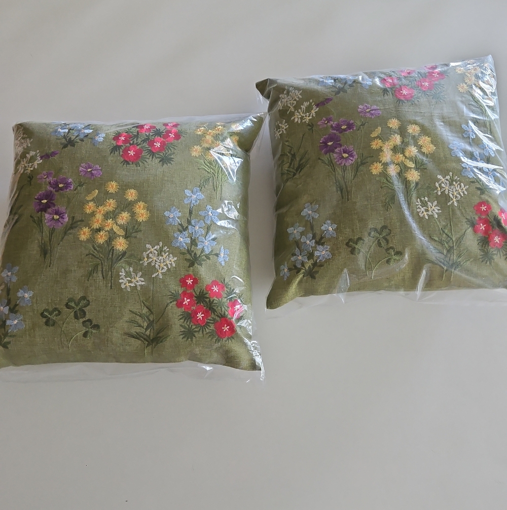 Charles Gallen Irish Wildflower Pillow Set Of 2 - Picture 3 of 8